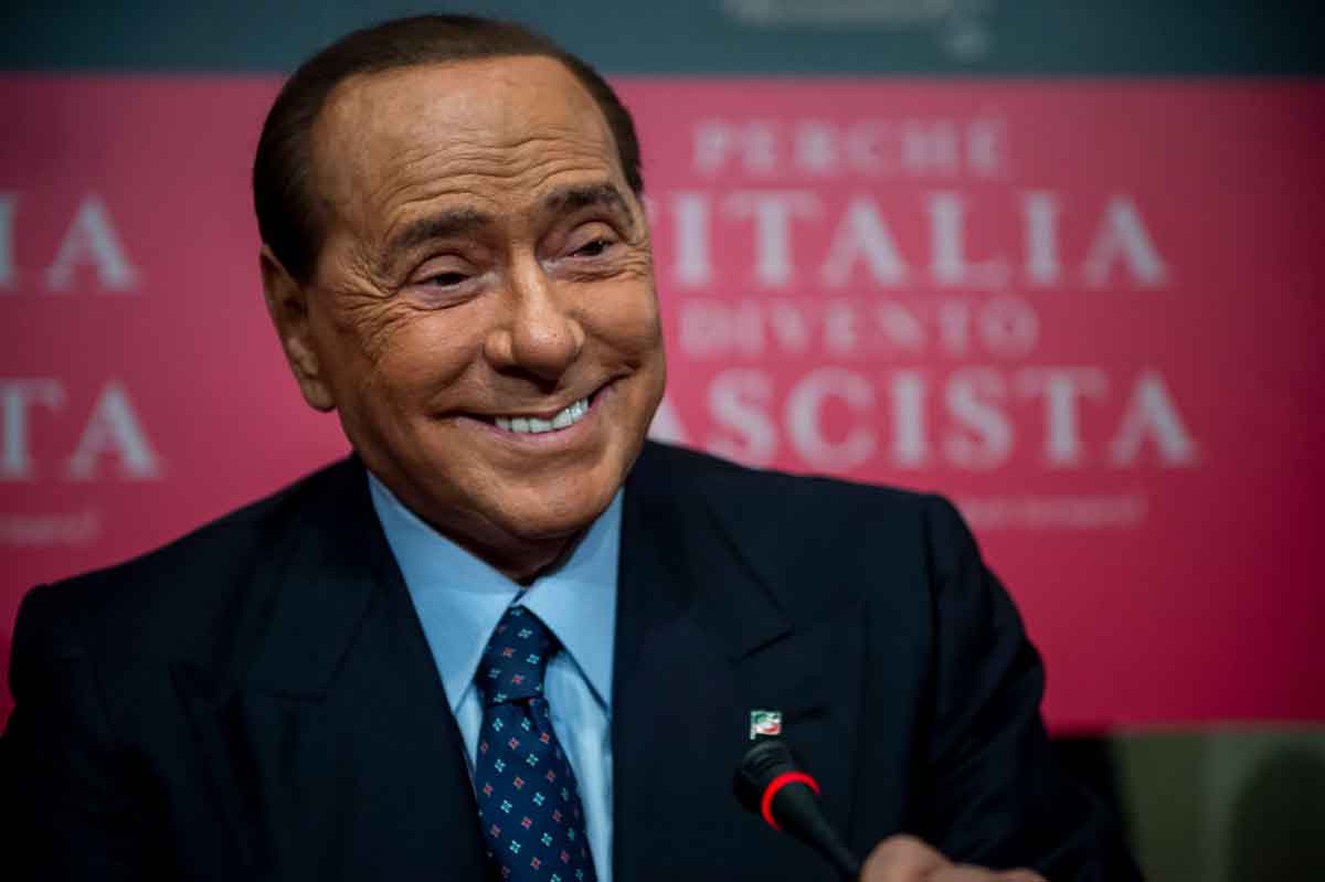 Silvio Berlusconi dimesso dal San Raffaele: “La prova più pericolosa della mia vita”