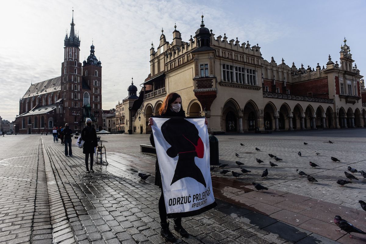 La Polonia ora vieta l’aborto anche se il feto ha gravi malformazioni