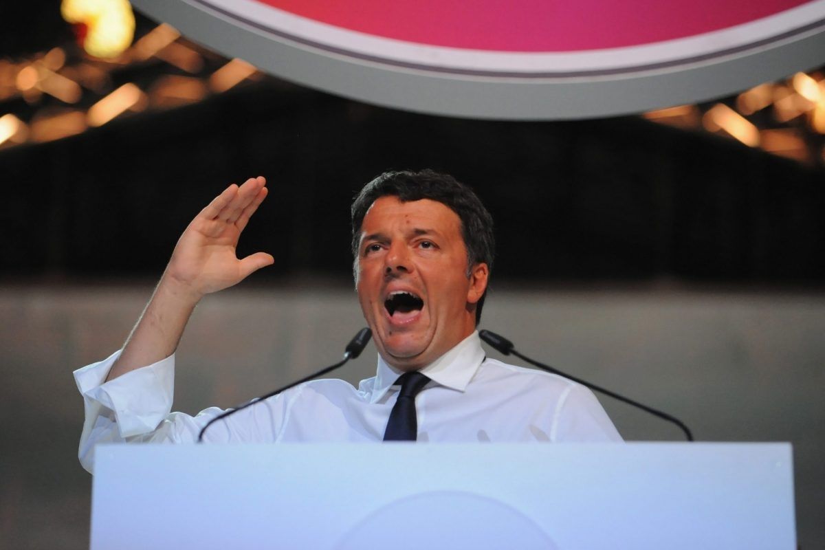 Matteo Renzi mentre parla alla decima Leopolda