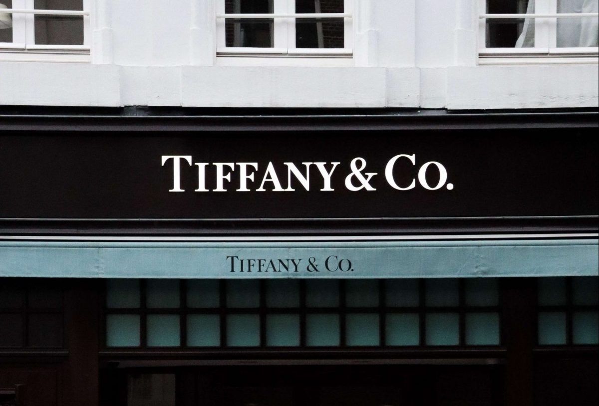 L'insegna di un negozio Tiffany