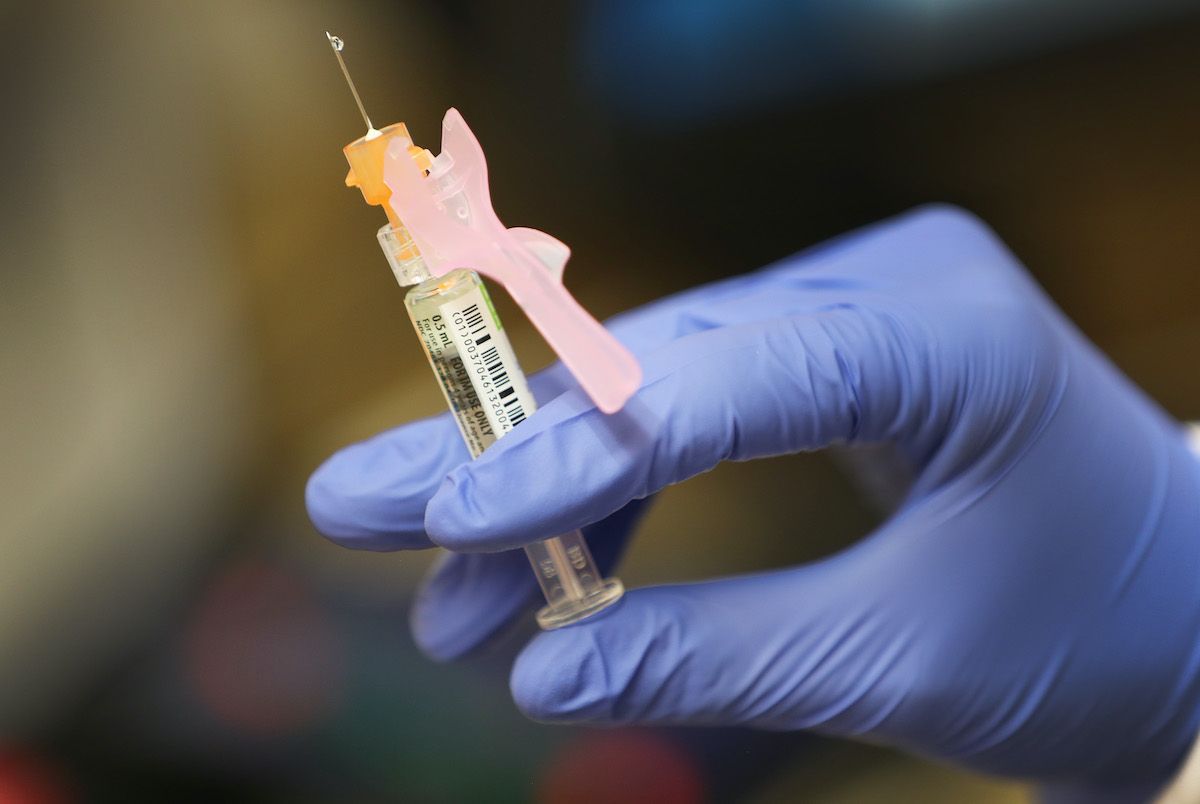 Vaccino Covid-19, l’Italia parte con i test di fase 3
