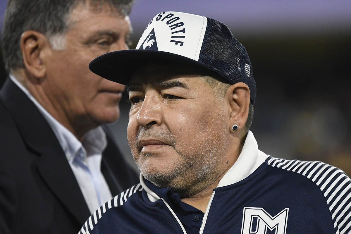 Diego Armando Maradona dimesso oggi dalla clinica. Ora il recupero a casa