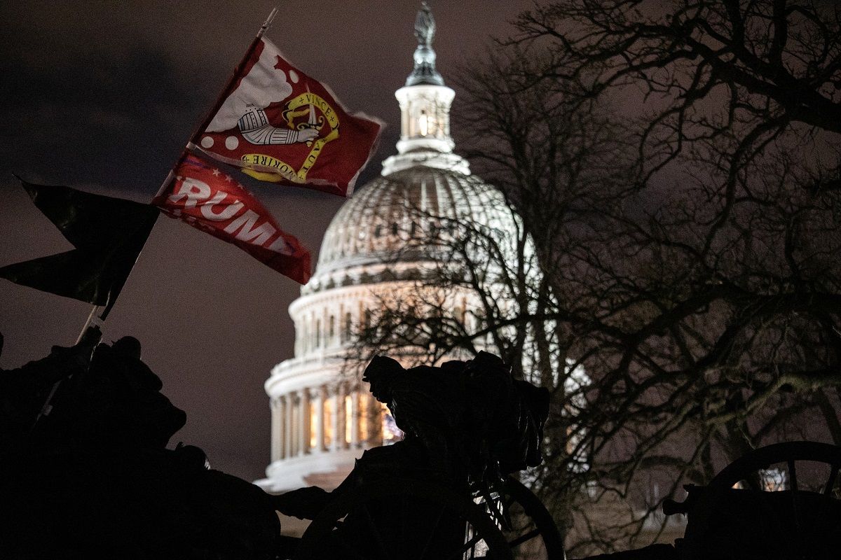 Assalto al Congresso, Washington Post: “Trump deve essere rimosso”