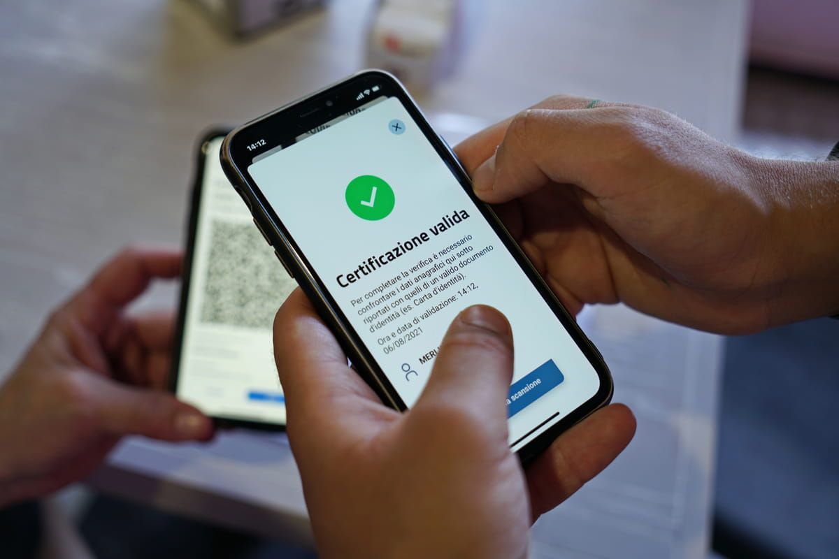 Smrtphone con Green pass valido
