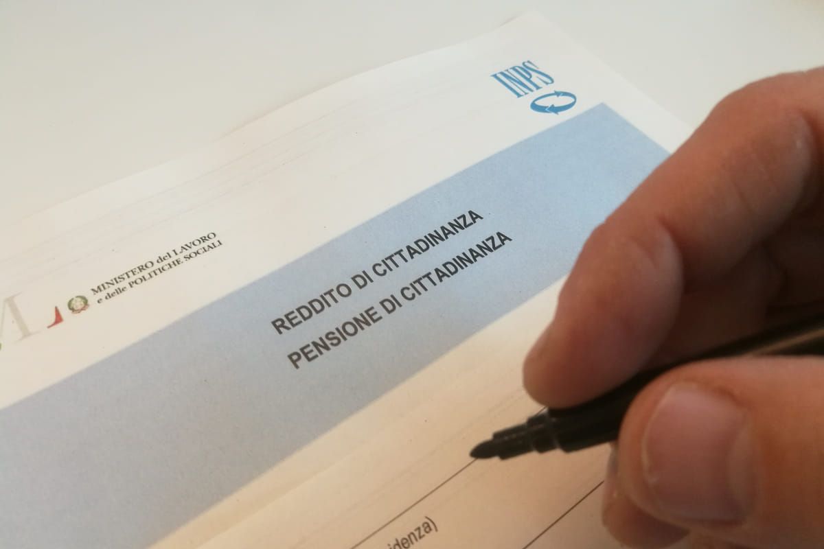 Immagine del foglio per firmare l'adesione al Reddito di Cittadinanza, pronto alla modifica