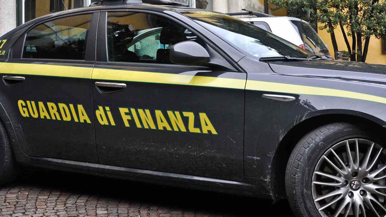 Auto della guardia di Finanza