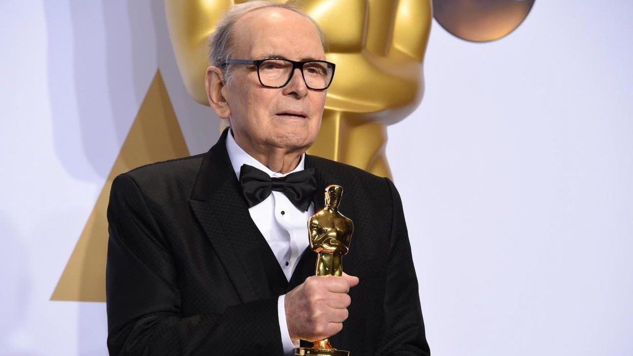 Ennio Morricone riceve l'Oscar alla carriera