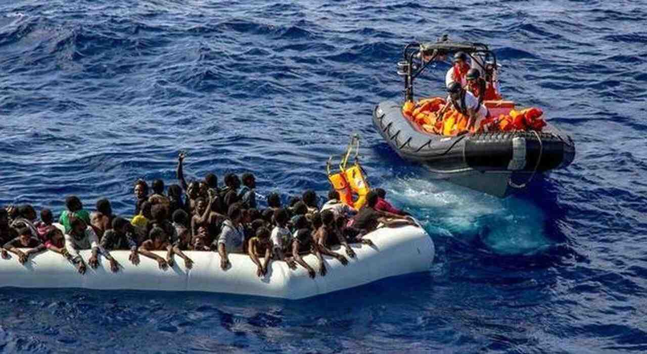 Migranti salvati davanti la Tunisia