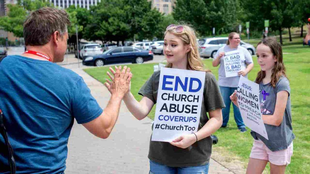 Usa, ragazze manifestano contro gli abusi sessuali