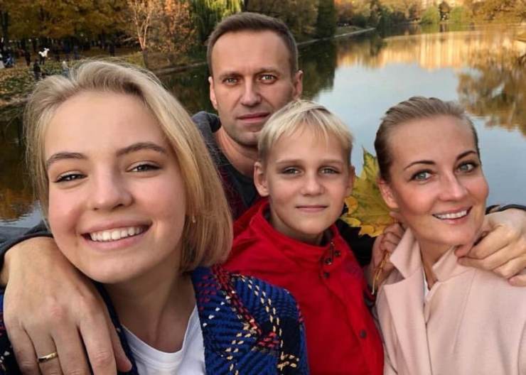 Alexey Navalny con la famiglia