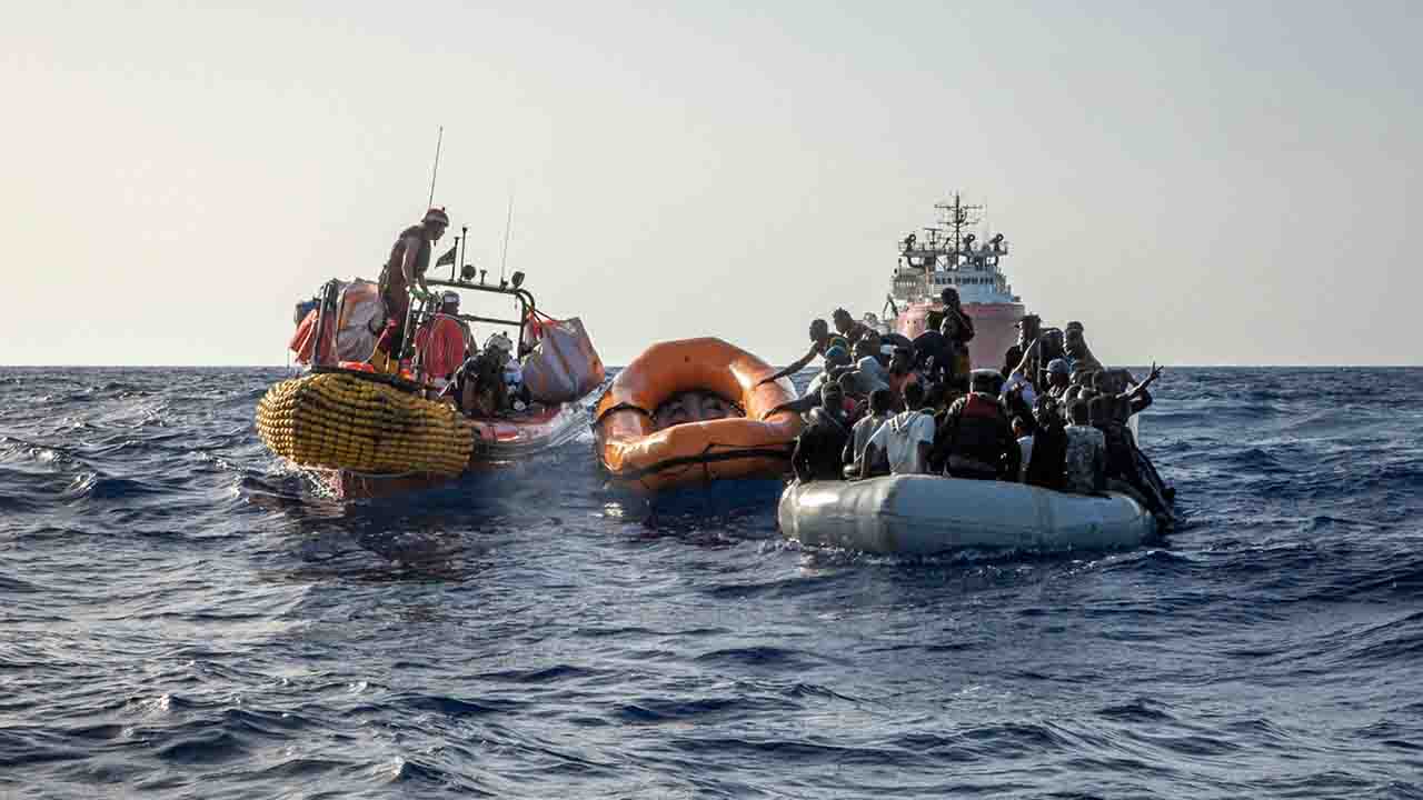 migranti soccorsi in mare