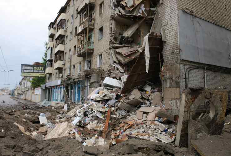 Ucraina: colpito condominio, almeno 15 morti