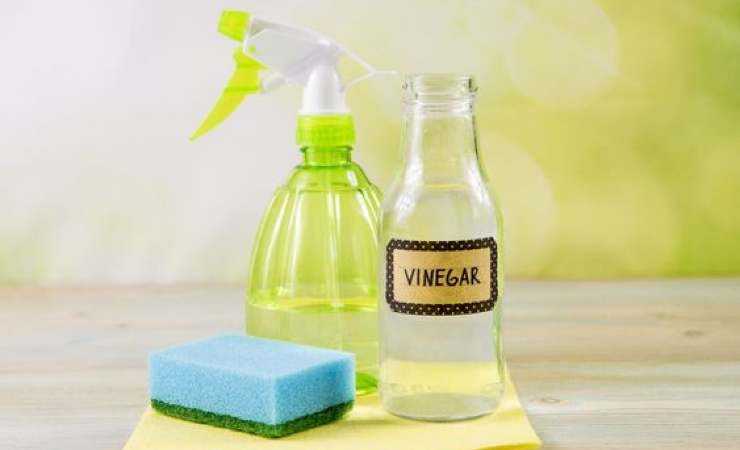 Pulire con l'aceto
