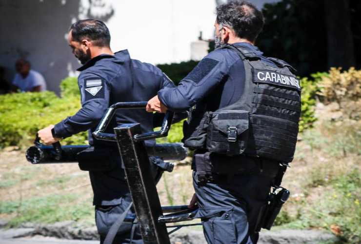 Carabinieri al lavoro