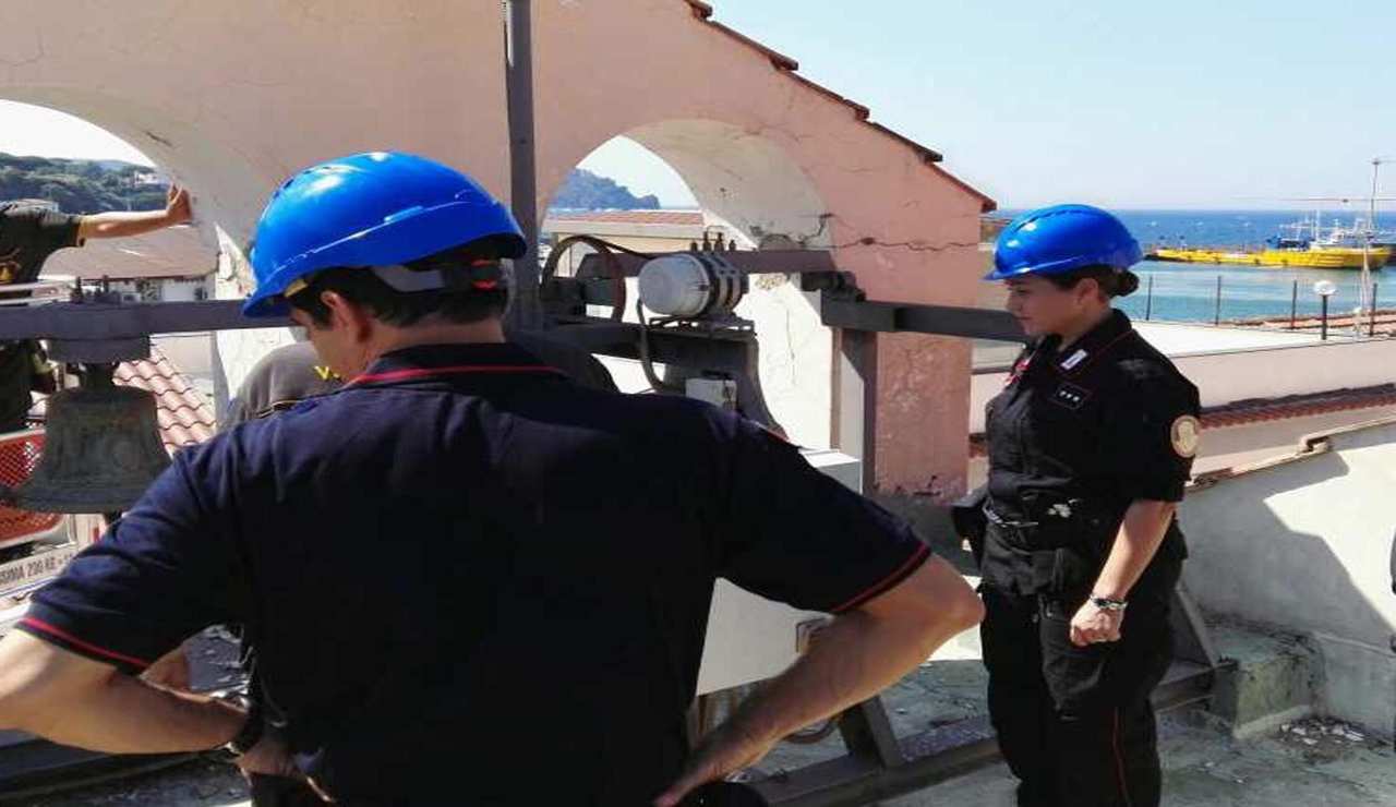 Carabinieri impegnati nelle indagini