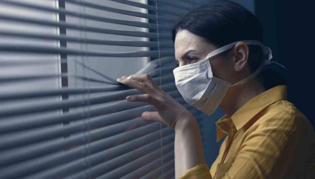 Donna in quarantena