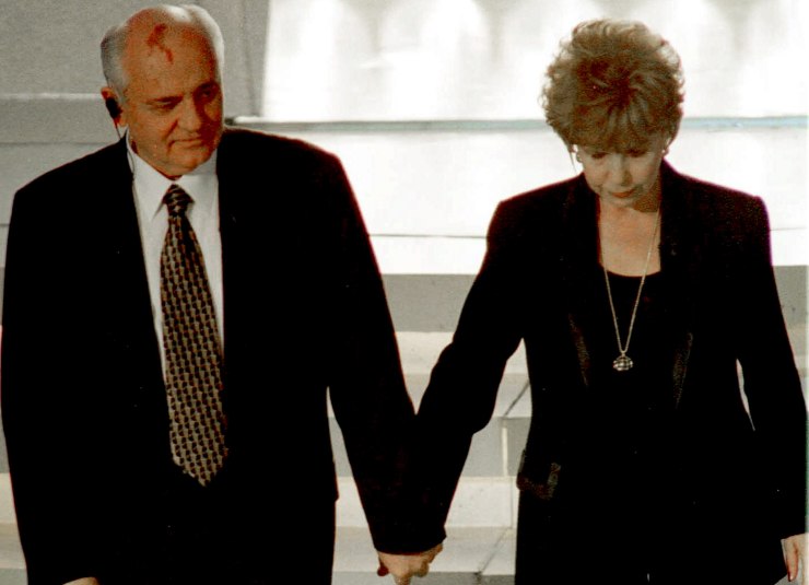 Gorbaciov e sua moglie Raisa