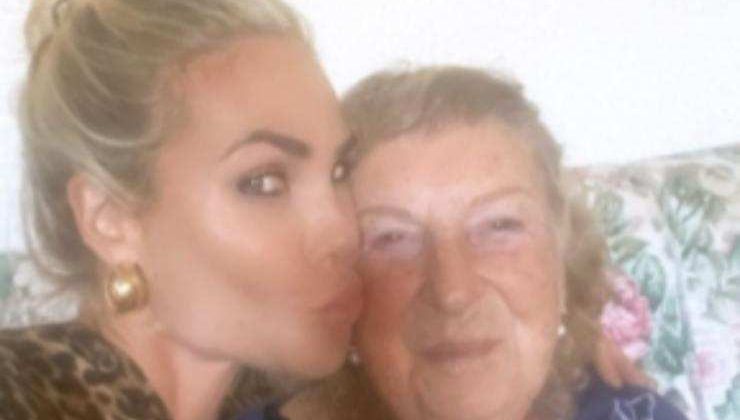 Ilary Blasi e la nonna Marcella