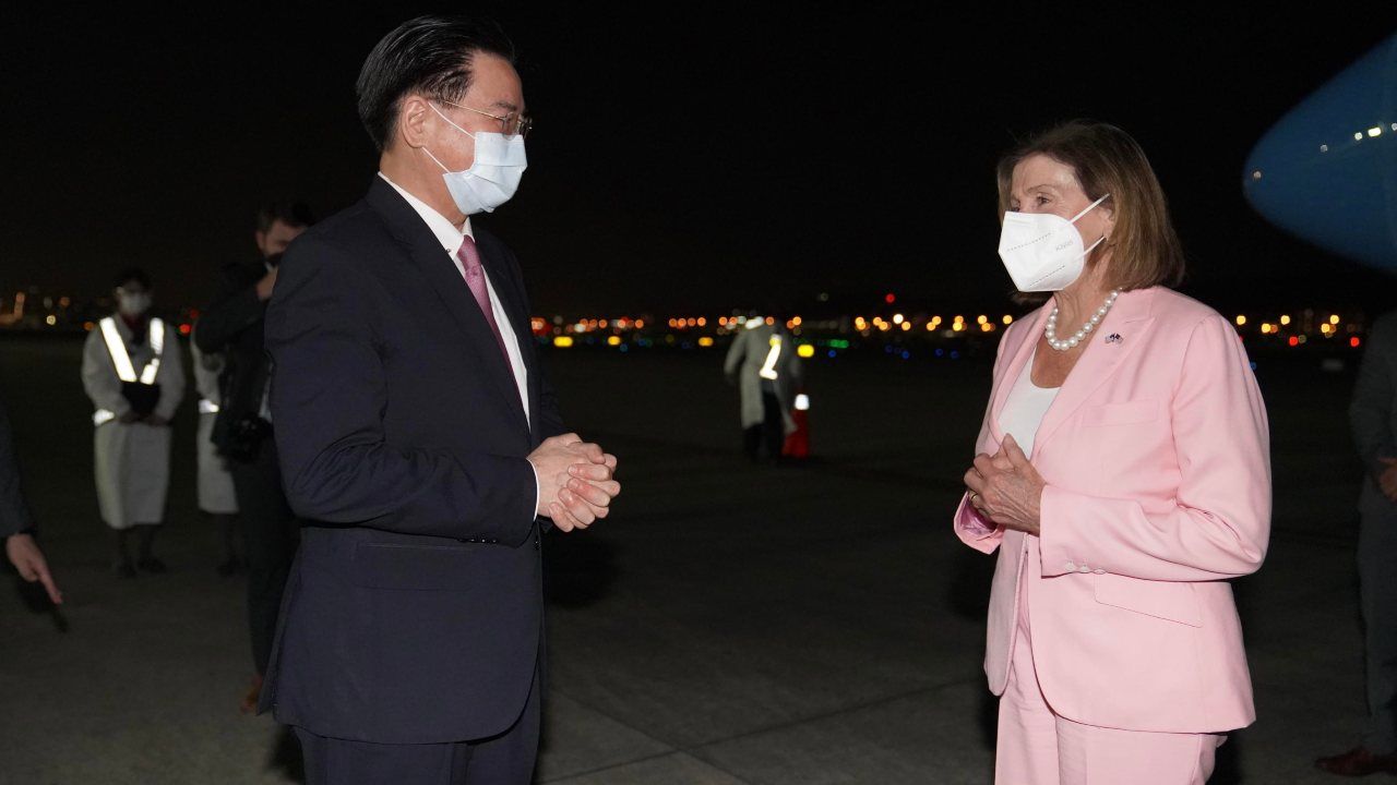 Nancy Pelosi atterra a Taiwan
