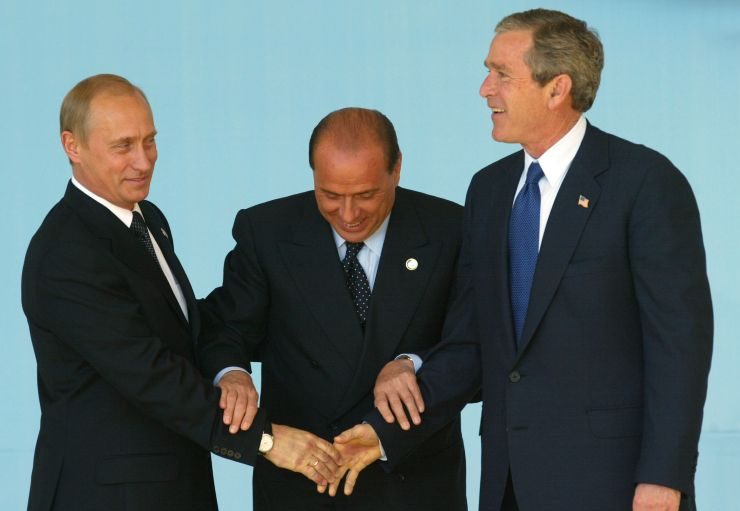 Berlusconi a Pratica di Mare con Putin e Bush
