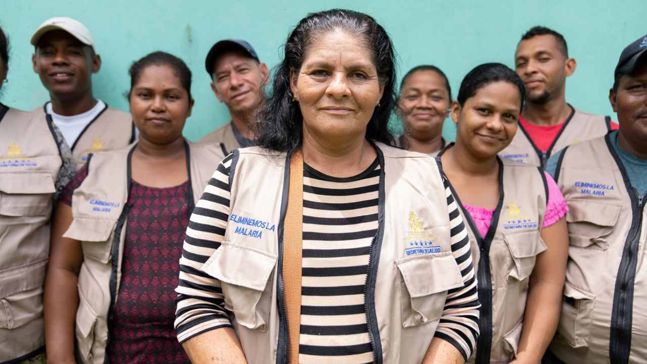 Suzy Haylock e altri volontari contro la malaria in Honduras 