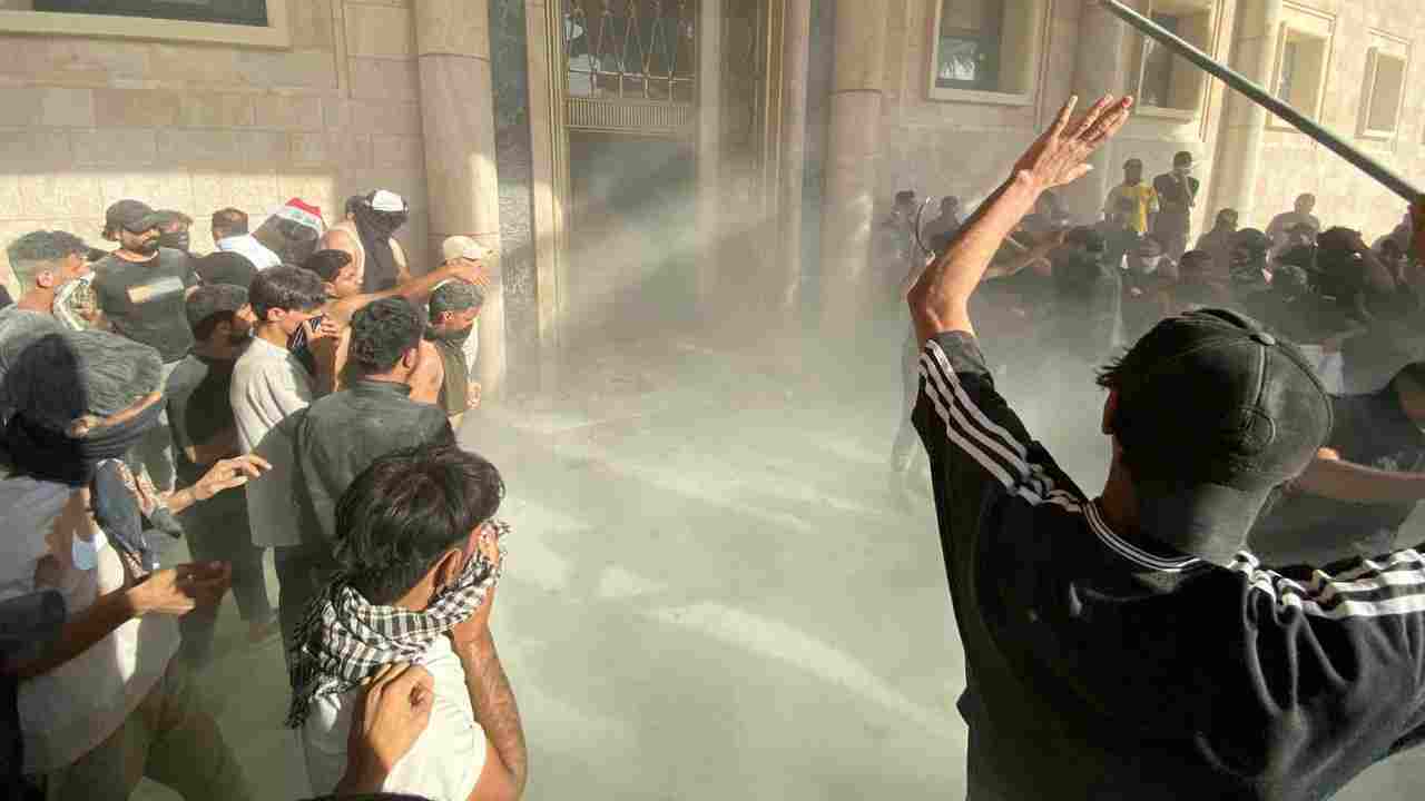 Tensioni a Baghdad dopo le dimissisoni di Moqtada al-Sadr 