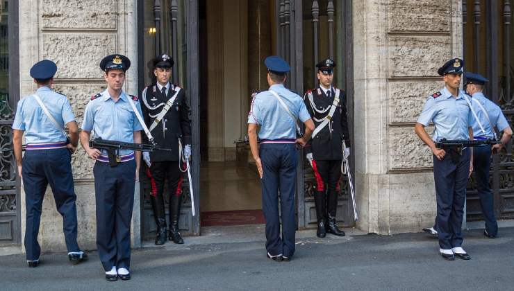 Carabinieri in servizio 