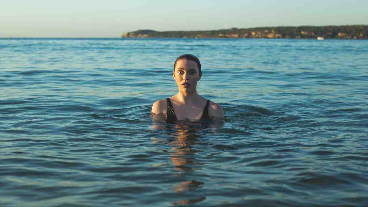 Donna in acqua