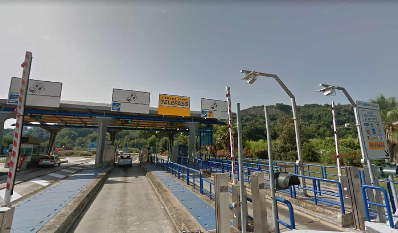 panico casello autostradale