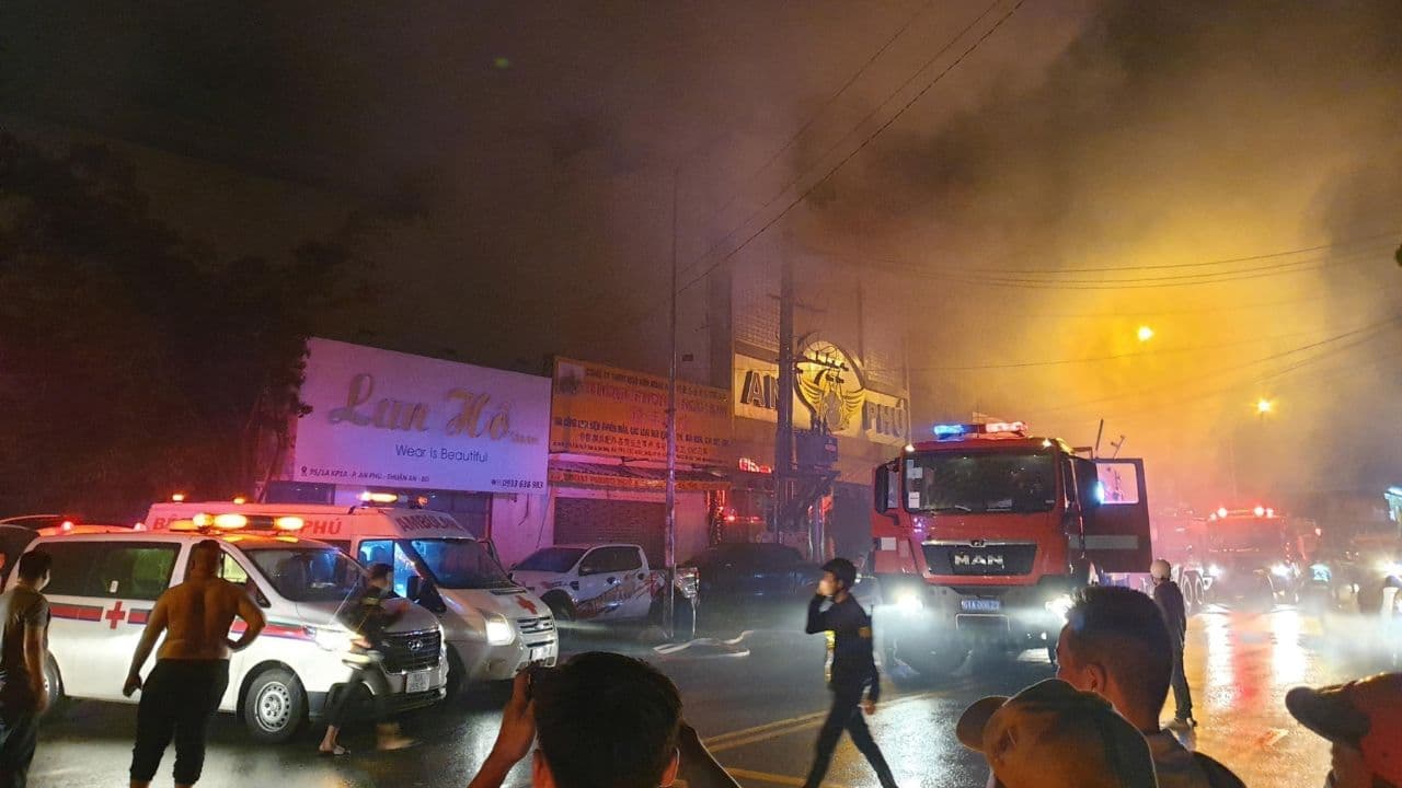 Esterno locale in Vietnam travolto dalle fiamme