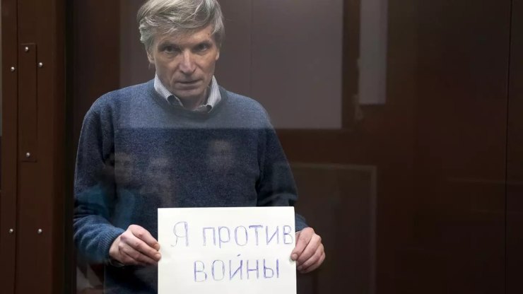 Gorinov che protesta contro la guerra