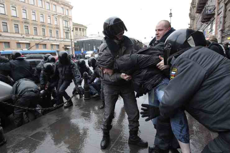 Manifestante russo arrestato