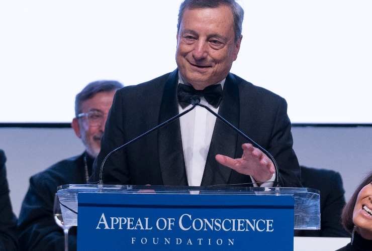 Mario Draghi premiato dalla Appeal of Coscience 