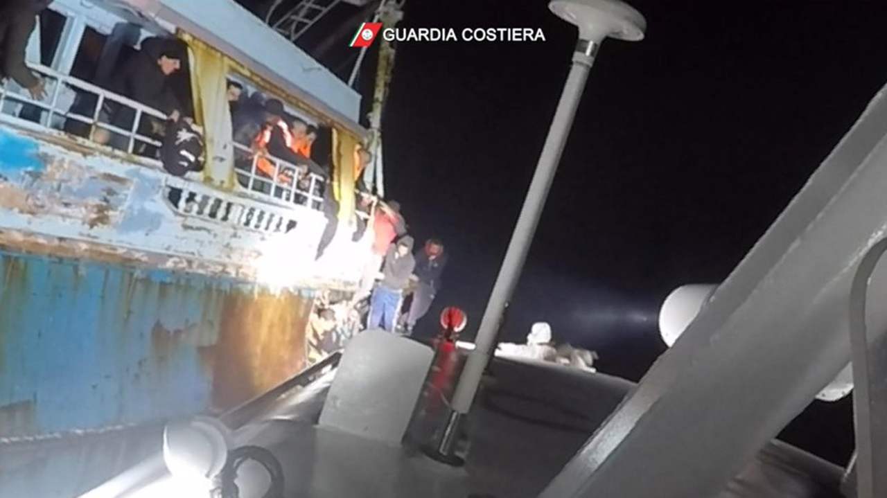 Salvataggio barcone di migranti