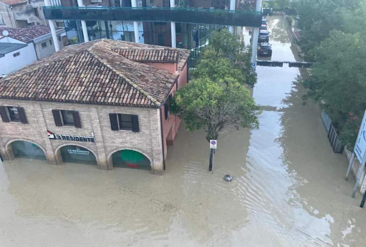 Il centro di Senigallia allagato