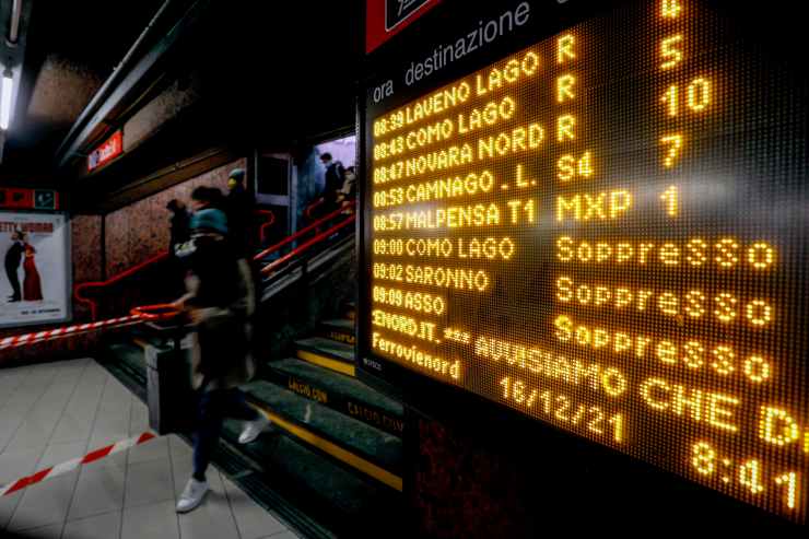 Tabellone treni soppressi