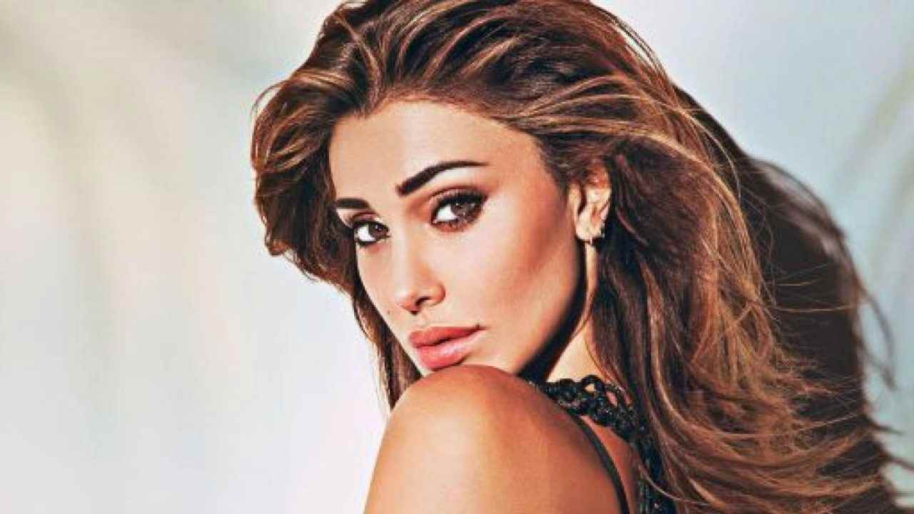 bacio a belen rodriguez