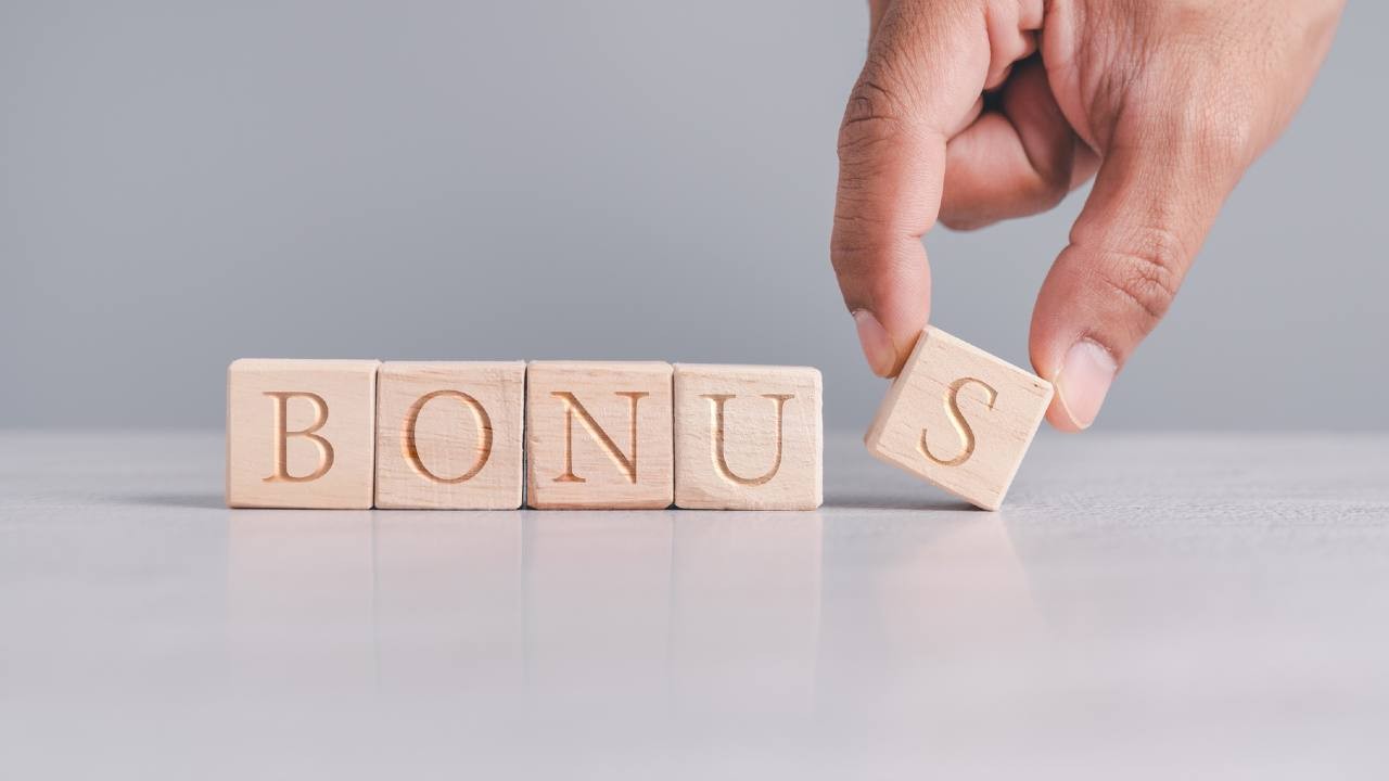 Bonus 850 euro al mese