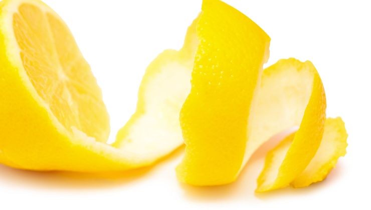 Bucce di limone in cucina 
