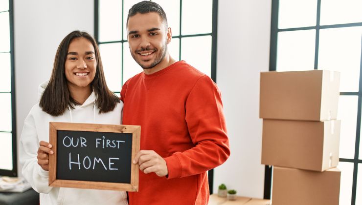 Coppia prima casa insieme 