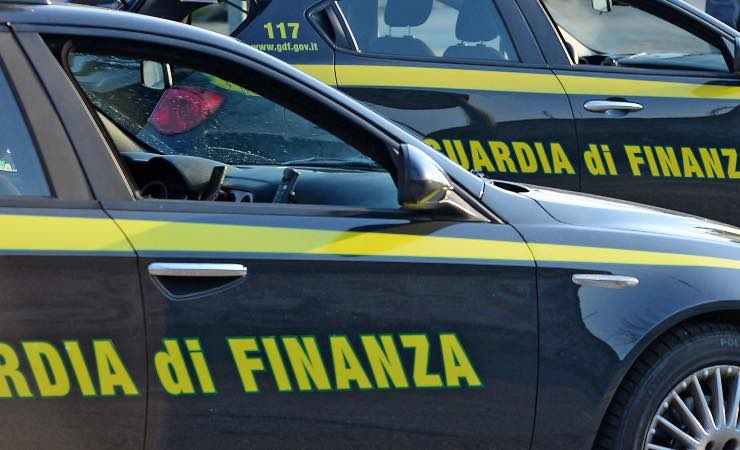 Auto Guardia di Finanza