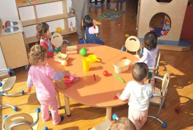 Bambino all'asilo nido
