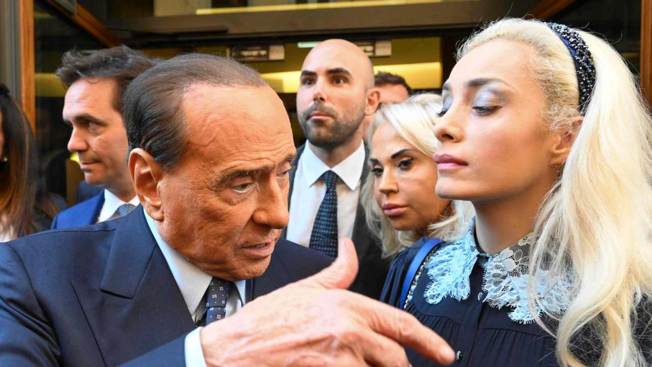 Berlusconi Fascina