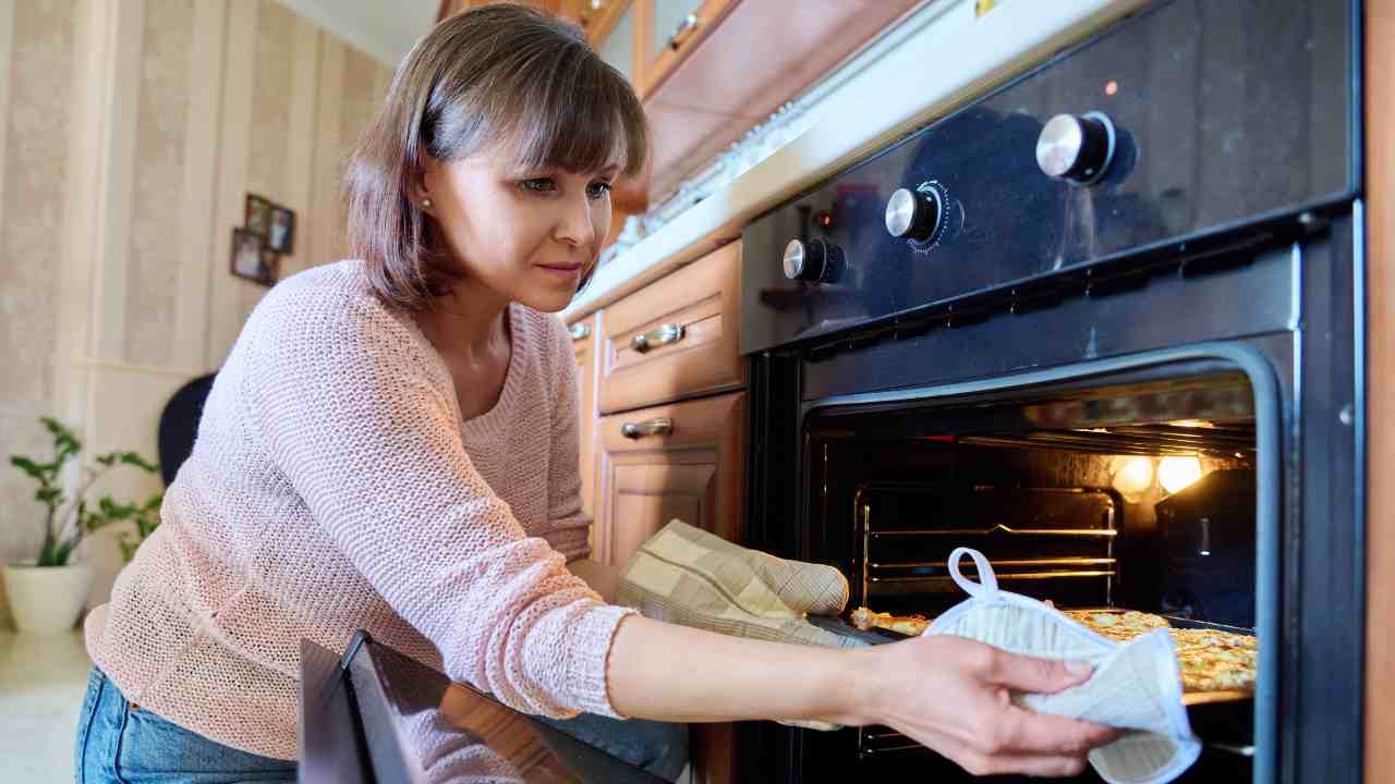 Risparmiare corrente con la cottura in forno