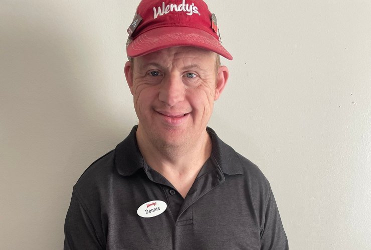 Dennis Peek a lavoro