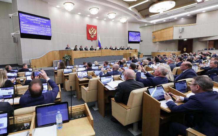 Duma durante la ratifica per l'annessione dei territori