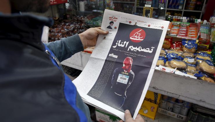 Giornale Elnaz Rekabi ritorno 