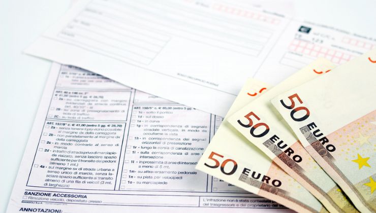 Multa con soldi