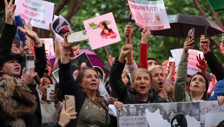 Proteste per Mahsa Amini