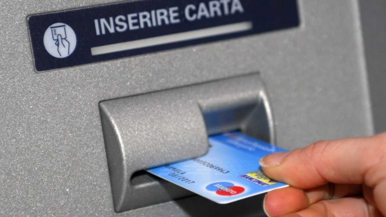 Bancomat: la truffa della monetina